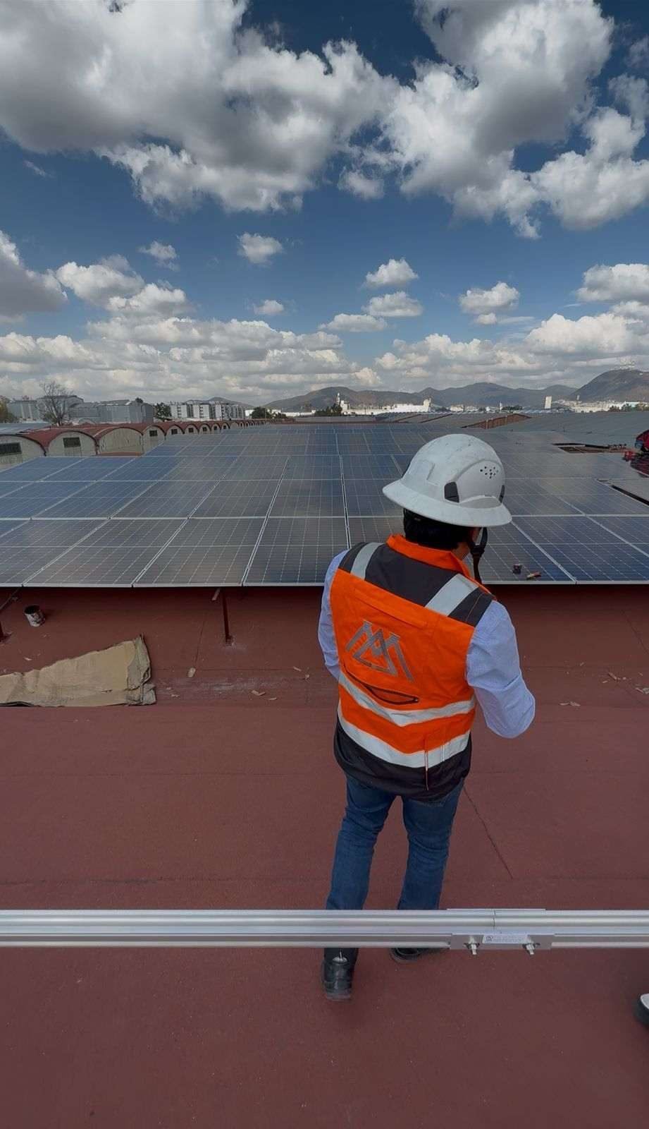 1,100 Paneles Solares